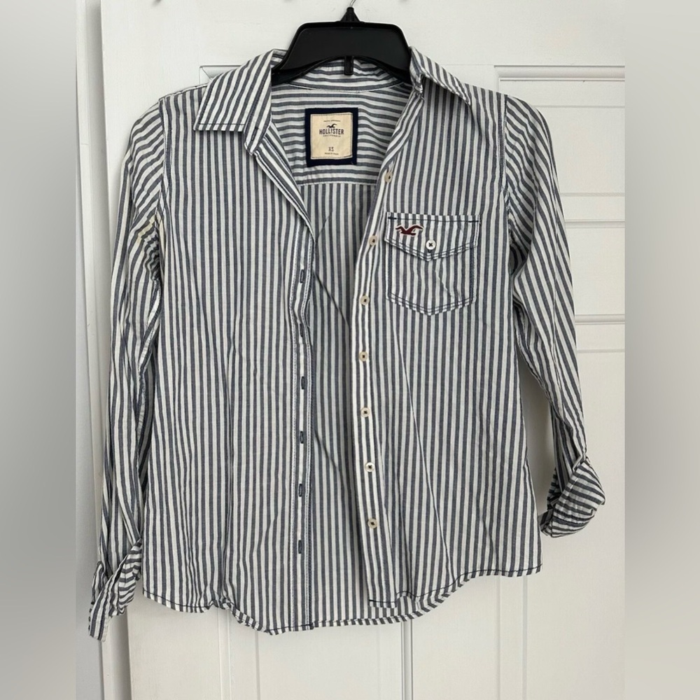 Hollister women’s Striped Shirt - Blue and White Vintage Hollister button up